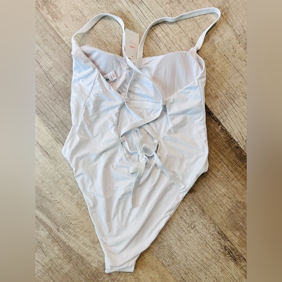 Andie Swimsuit Women’s Fiji One Piece Swimwear Swimsuit White Crossback Size XXL - Picture 3 of 4